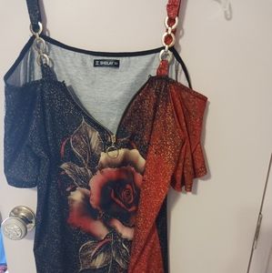 Shirt with a rose Sheilay sold by Ladybug